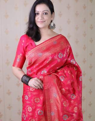 Pink woven design zari silk blend banarasi saree 5