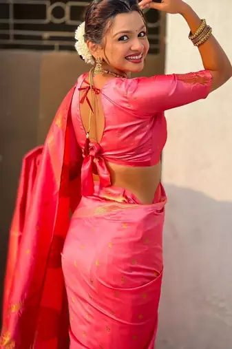 Pink woven design zari silk blend handloom saree
