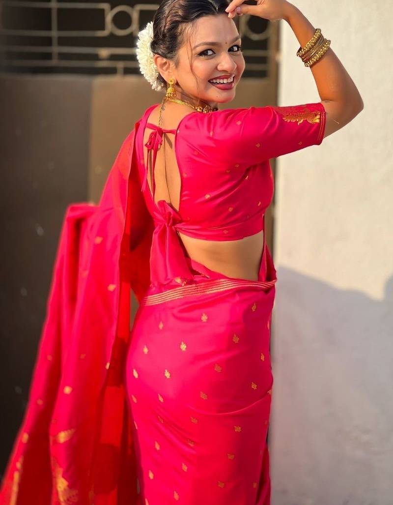 Pink ethnic motifs zari silk blend handloom saree