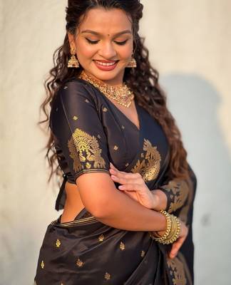 Black ethnic motifs zari silk blend heavy work saree 4