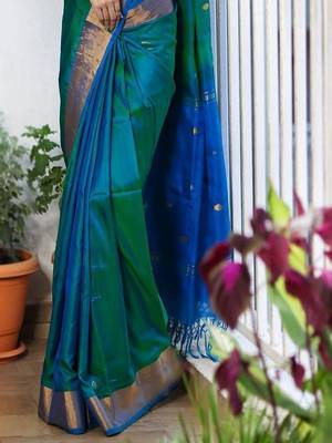 Blue woven design zari kanjeevaram saree 5
