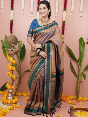 Gold woven design zari silk blend banarasi saree 1