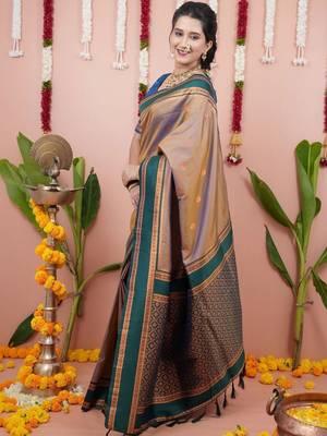 Gold woven design zari silk blend banarasi saree 3