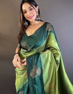 Green woven design zari kanjeevaram saree 3