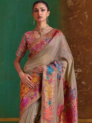 Beige floral silk blend banarasi saree 2
