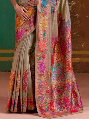Beige floral silk blend banarasi saree 3