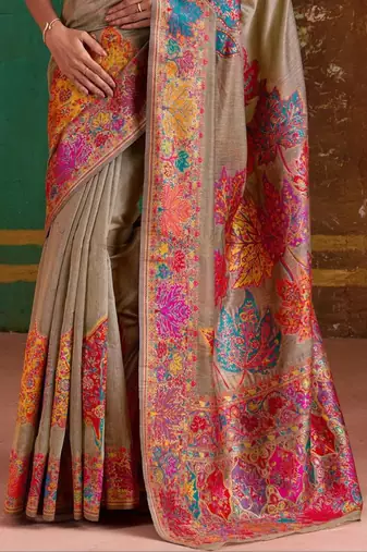 Beige floral silk blend banarasi saree