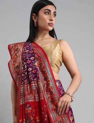 Purple ethnic motifs zari silk blend patola saree 4