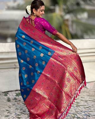 Blue ethnic motifs woven design zari kanjeevaram saree 2