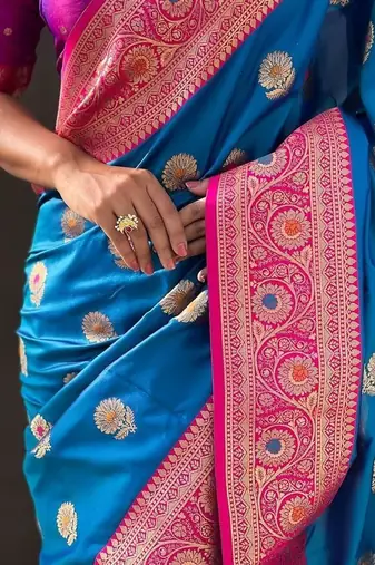 Blue ethnic motifs woven design zari kanjeevaram saree