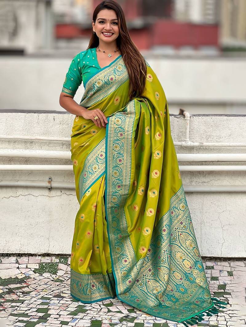 Green woven design zari kanjeevaram saree
