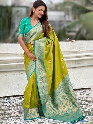 Green woven design zari kanjeevaram saree 3