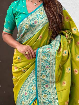 Green woven design zari kanjeevaram saree 5