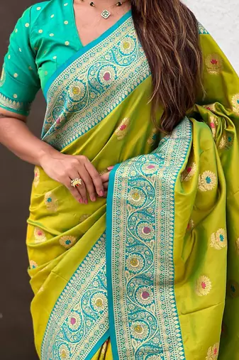 Green woven design zari kanjeevaram saree