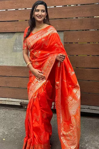 Red woven design zari silk blend banarasi saree
