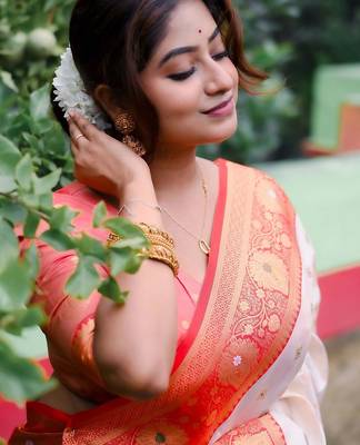 White woven design zari silk blend baluchari saree 3
