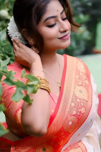 White woven design zari silk blend baluchari saree