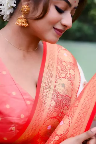 White woven design zari silk blend baluchari saree