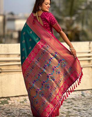 Green woven design zari silk blend paithani saree 3