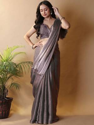 Grey saree with blouse piece 4