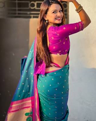 Teal woven design zari silk blend handloom paithani saree 3