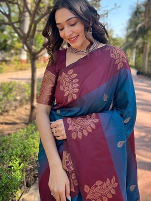 Blue woven design zari silk blend banarasi saree 3