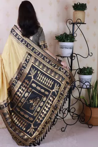 Gold ethnic motifs silk blend banarasi saree