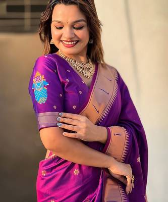 Purple ethnic motifs woven design kanjeevaram saree 4