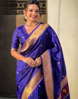 Blue woven design zari kanjeevaram saree 4