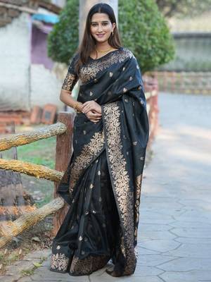 Black woven design zari kanjeevaram saree 1
