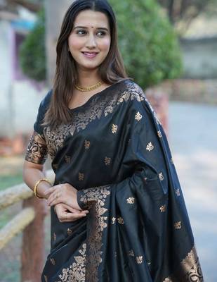 Black woven design zari kanjeevaram saree 2