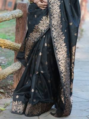 Black woven design zari kanjeevaram saree 4