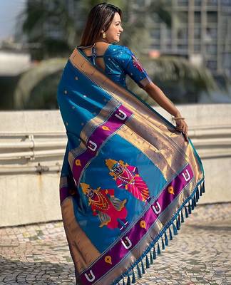 Blue ethnic motifs woven design zari kanjeevaram saree 2