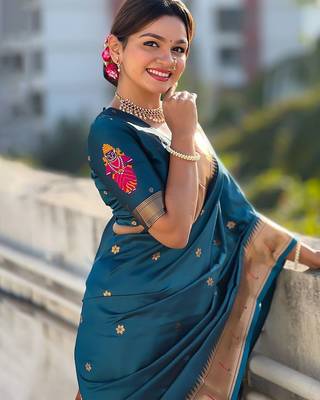 Blue woven design zari kanjeevaram saree 4