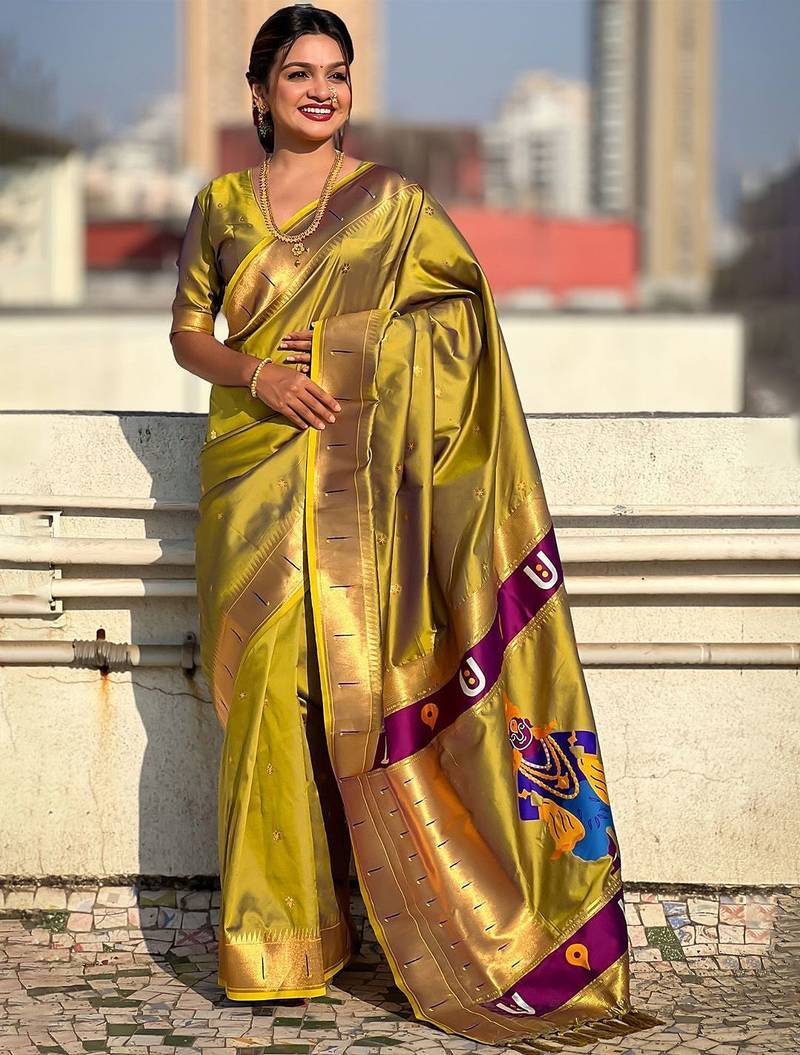 Green woven design zari kanjeevaram saree