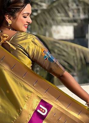 Green woven design zari kanjeevaram saree 2