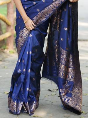 Blue woven design zari kanjeevaram saree 4