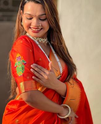 Orange floral zari kanjeevaram saree 4