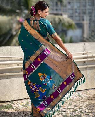 Green woven design zari kanjeevaram saree 3