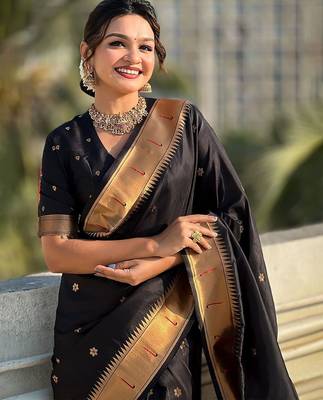 Black woven design zari kanjeevaram saree 4