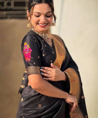 Black woven design zari kanjeevaram saree 5