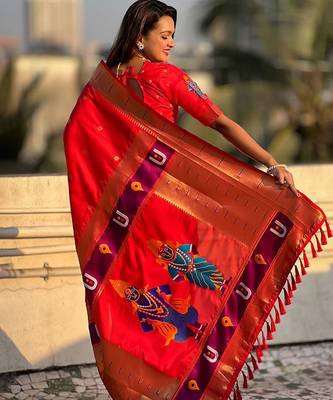 Red woven design zari kanjeevaram saree 3