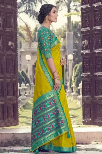 yellow silk blend plain saree bordar work with printed blouse