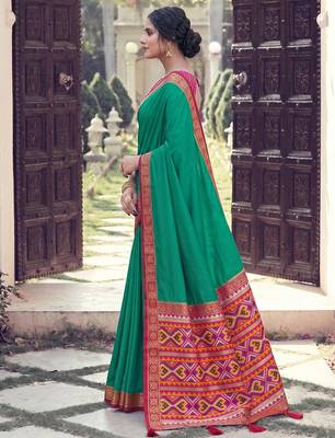 green silk blend plain saree bordar work with printed blouse 3