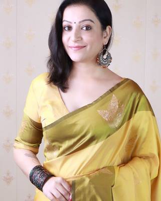 Yellow woven design zari silk blend banarasi saree 4
