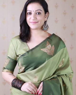 Green woven design zari silk blend banarasi saree 3