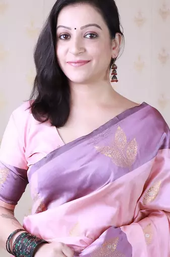Pink woven design zari silk blend banarasi saree