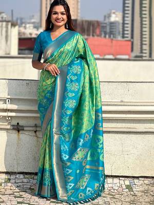 Green ethnic motifs woven design zari kanjeevaram saree 1