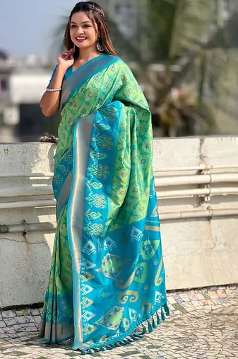 Green ethnic motifs woven design zari kanjeevaram saree