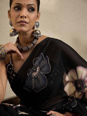 Black floral printed saree with blouse piece 5